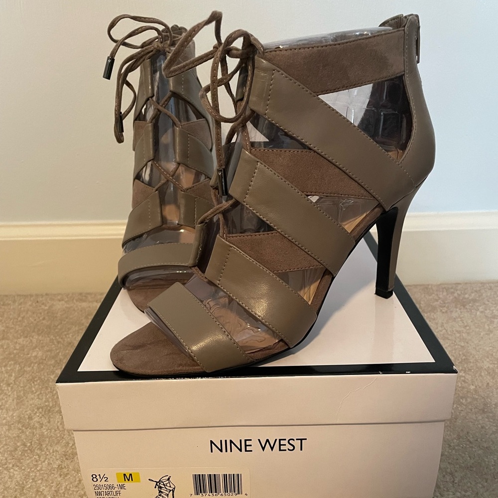 BRAND NEW grey heels